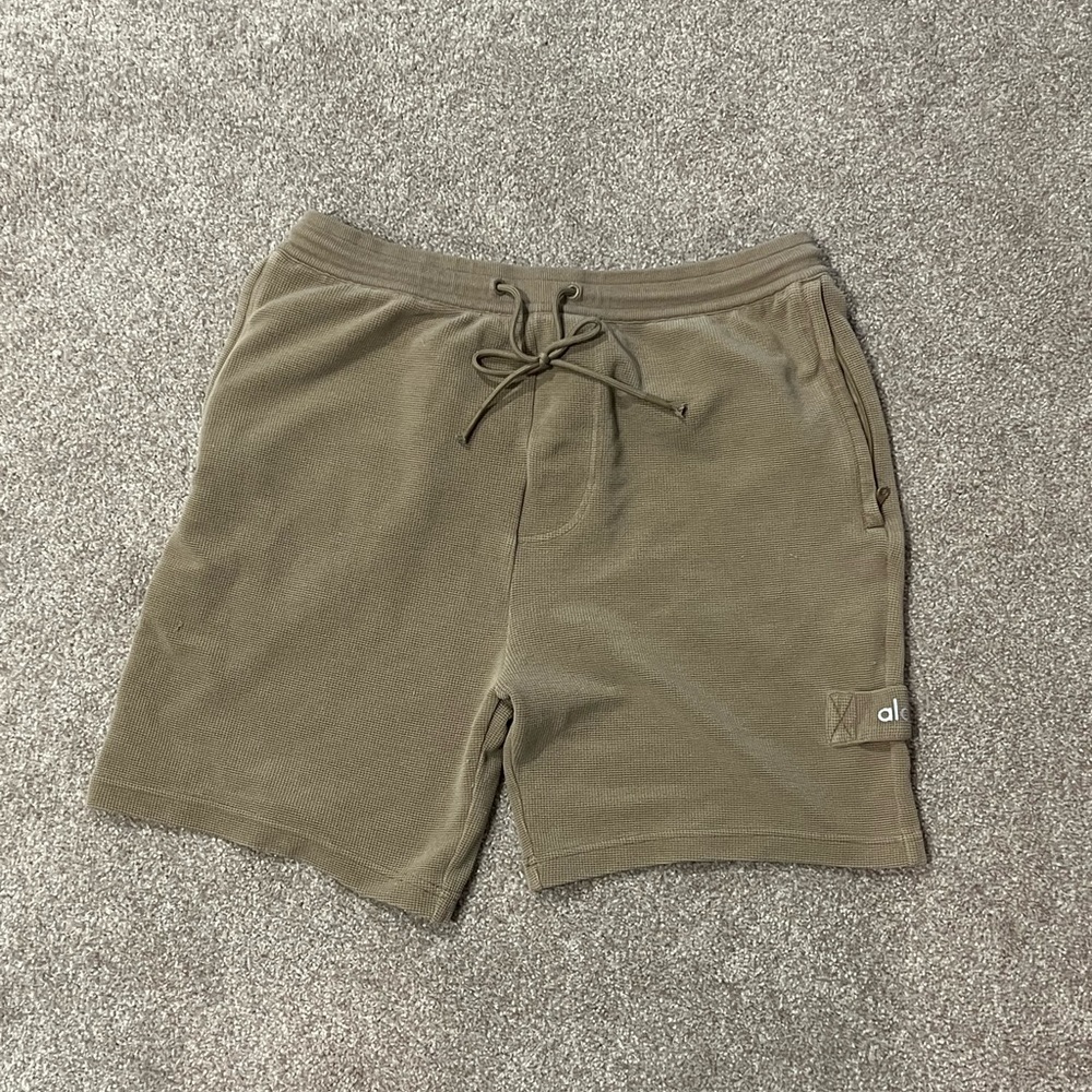 ALO Shorts STEAL